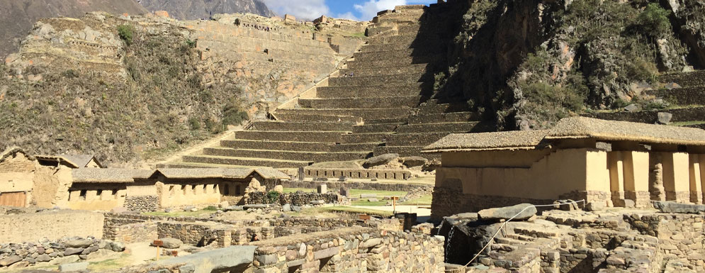 Peruvian Treasures - Visit to the Ollantaytambo Fortress – Train to Machu Picchu Peruvian Treasures - Visit to the Ollantaytambo Fortress – Train to Machu Picchu